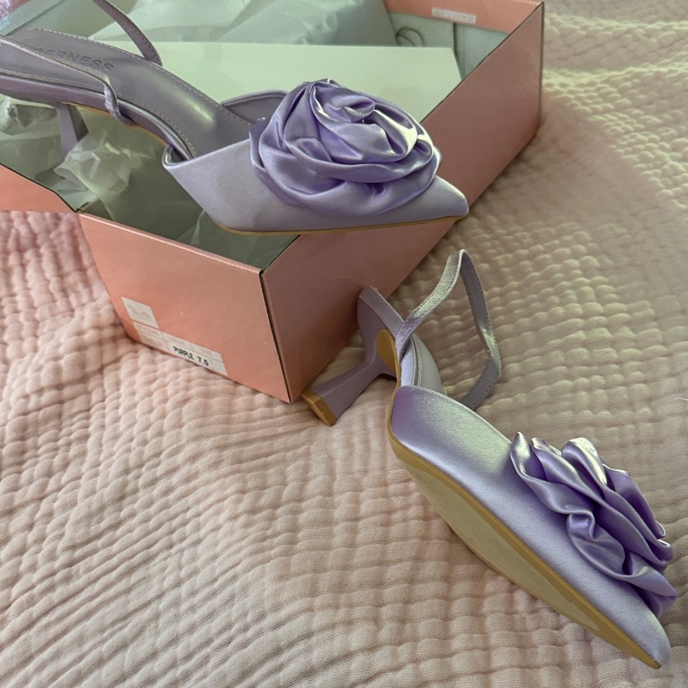 Chic Lavender Slingback Heels with Floral Detail
